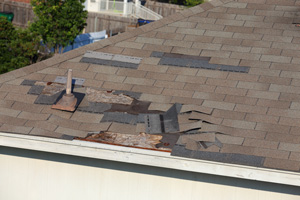 Roof wind damage in Toledo